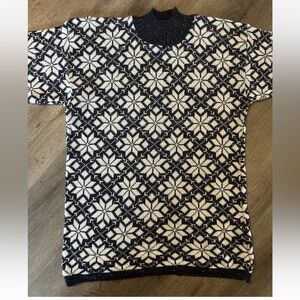 Vintage American Pride Sweater Medium Navy Blue Ivory Snowflakes Glitter Accent